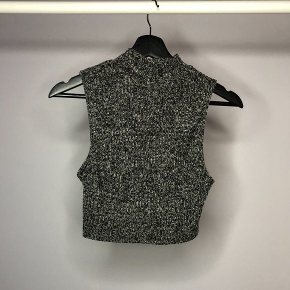 Crop top - Picture 3 of 3